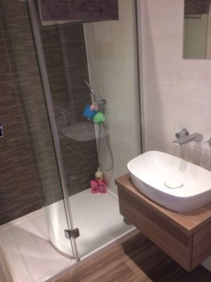 En-suite- click for photo gallery